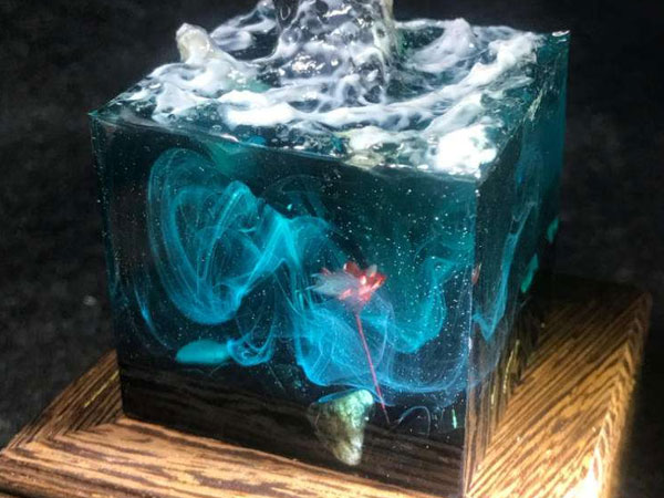 水晶滴膠與樹脂膠有什么關(guān)系，區(qū)別是什么